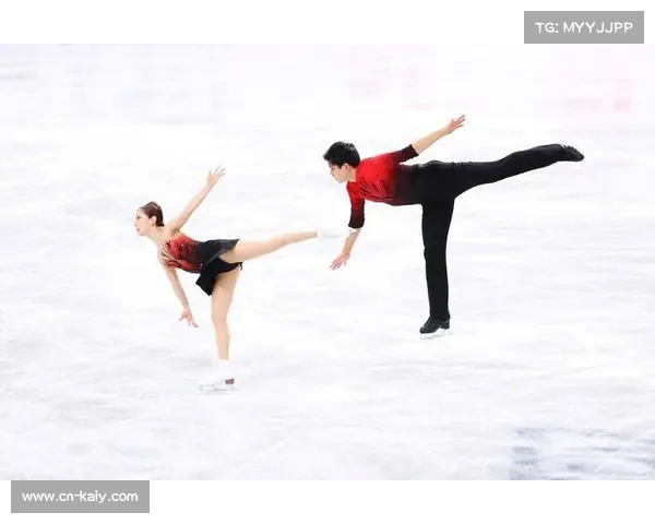 键山优真与马里宁表演赛合练，交流四周跳训练方法